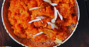 गाजर का हलवा बनाने का आसान तरीका - Gajar Ka Halwa Recipe in Hindi